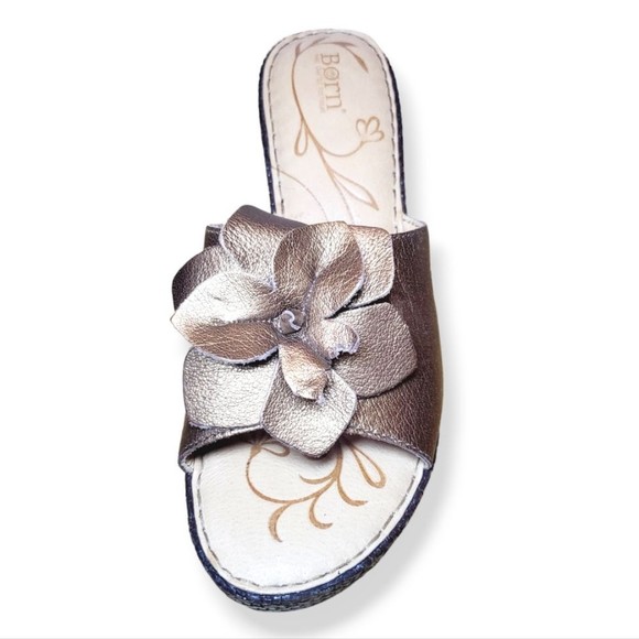 #279 Born Women Leather Flower Slide Wedge Sandals Golden Bronze Sz 9 Annette - Picture 4 of 7